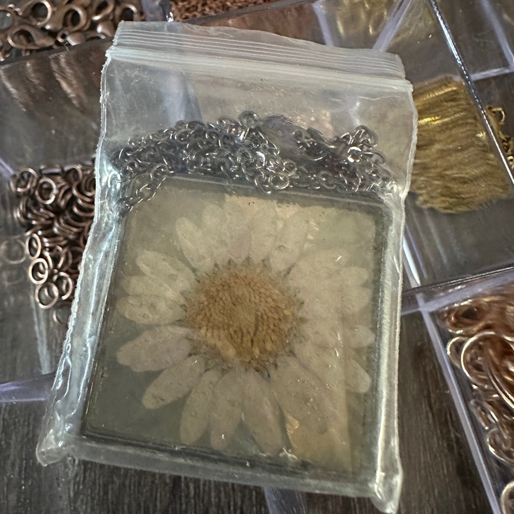 Flowe Necklace